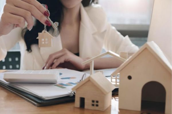 không công chứng chia tách nhà đất