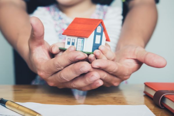 Hợp đồng tặng cho tài sản