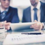 Khi công chứng được thực hiện ngoài văn phòng, ai chịu trách nhiệm rủi ro? Công chứng bản dịch hợp đồng