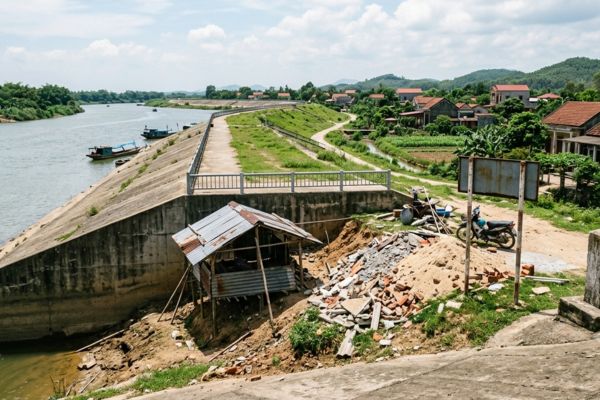 Đất hành lang bảo vệ đê điều: Những điều cấm khi sử dụng và chuyển nhượng