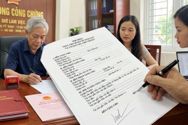 Mẫu hợp đồng tặng cho nhà đất chuẩn pháp lý nhất dùng tại Văn phòng công chứng
