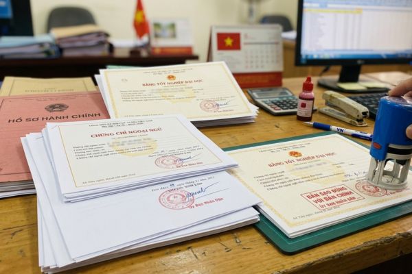 Chứng thực bản sao Bằng tốt nghiệp đại học, chứng chỉ ngoại ngữ lấy gấp