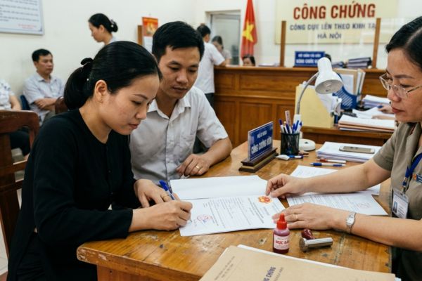 Chứng thực chữ ký trên văn bản nhập tài sản riêng vào tài sản chung vợ chồng