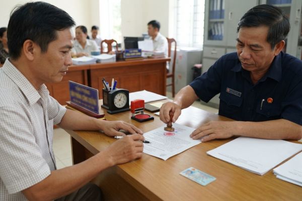 Có được chứng thực chữ ký trên văn bản in từ mạng internet?