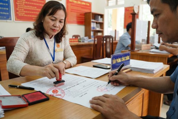 Chứng thực chữ ký trên văn bản cam kết bảo lãnh nghĩa vụ vay nợ cho người đi xuất khẩu lao động