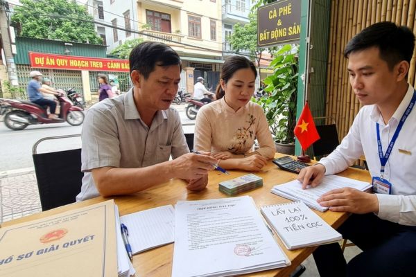 Hợp đồng đặt cọc mua đất dính quy hoạch treo: Cách lấy lại 100% tiền cọc