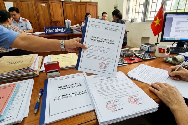 Hợp đồng thuê nhà ở thuộc sở hữu nhà nước: Quy trình thủ tục sang tên thuê